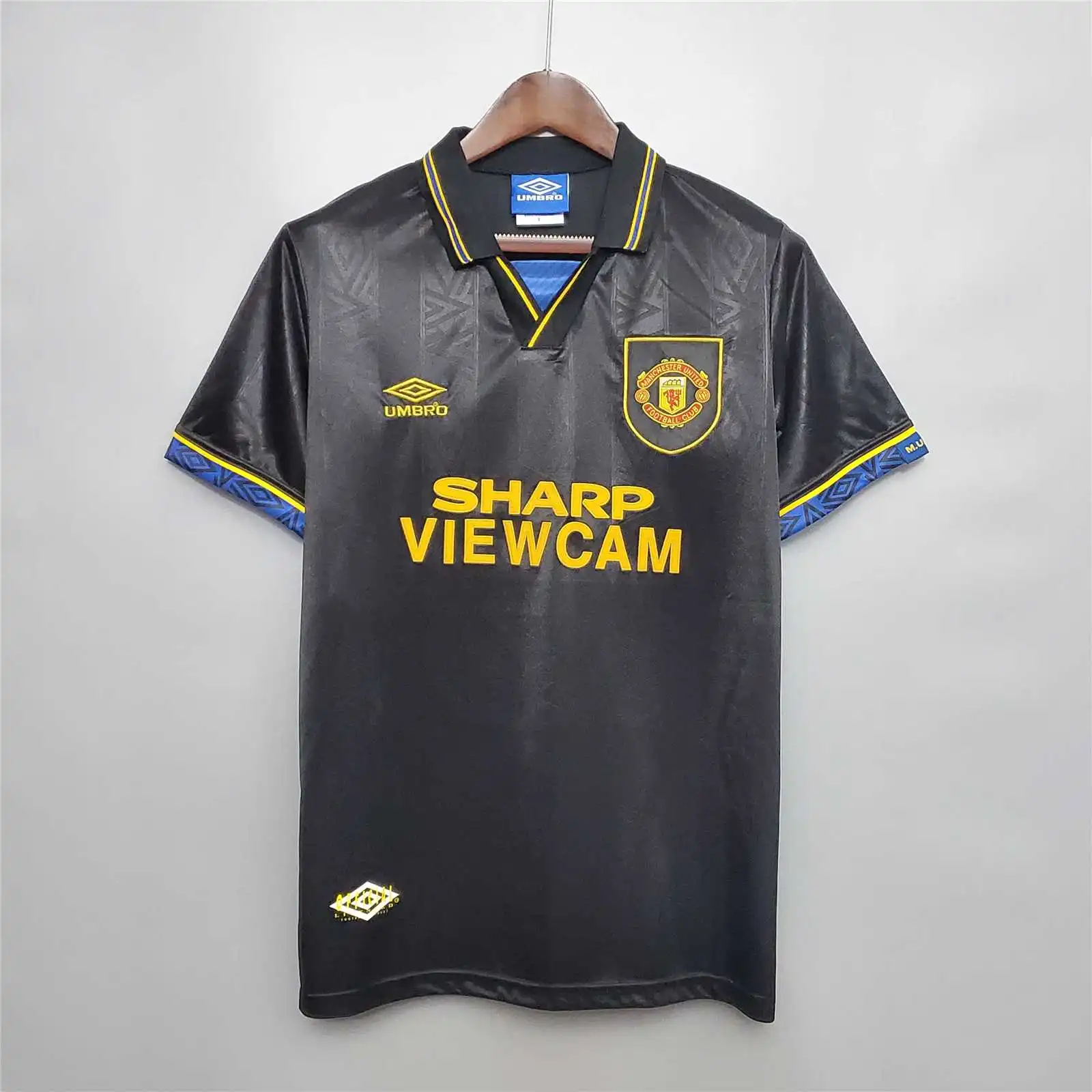 d95a5bc915 1994/95 Manchester United Retro Jersey Away - Image 1